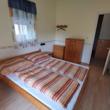 Anno 2000 Apartman *