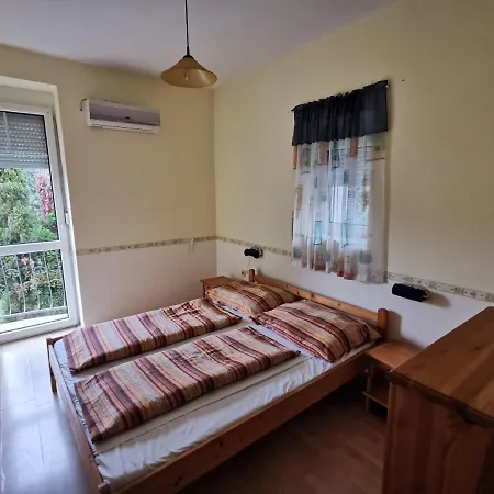 Anno 2000 Apartman *
