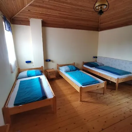 דירה Anno 2000 *